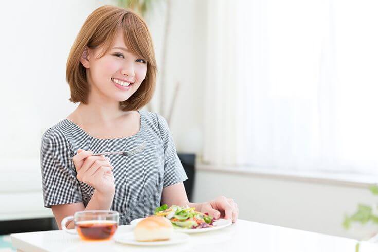 小分けで6食食べると1日2食。痩せるのはどっち??