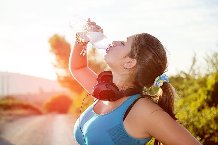 ダイエットの大敵！スポーツドリンクを飲んではいけないワケ