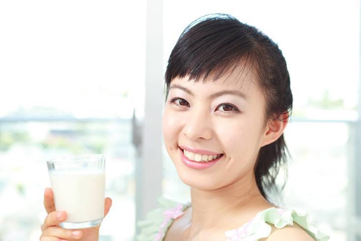 実は良いことだらけ！生理前に“豆乳”を飲むだけダイエット