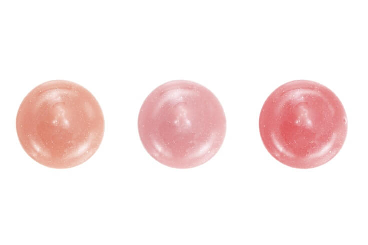 長時間ぽってりツヤツヤ♡エイジングケアもできるリップグロスが密かに人気！