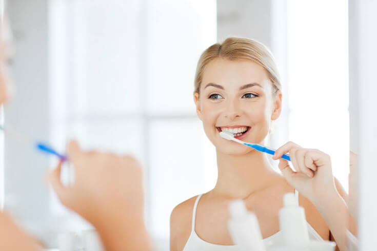 歯科医が開発！法令線が消える歯ブラシ「キャンディー歯ブラシ」をご紹介